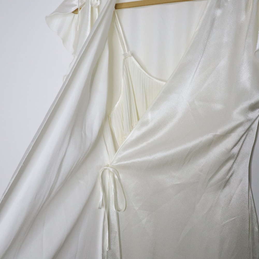 Oscar de la Renta Ivory Satin Wrap Robe - Picture 5 of 13